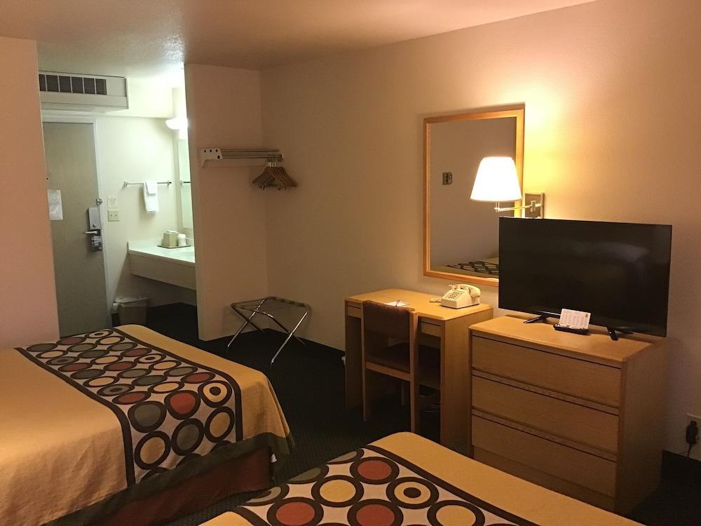 Hotel Super 8 By Wyndham Hamilton Esterno foto