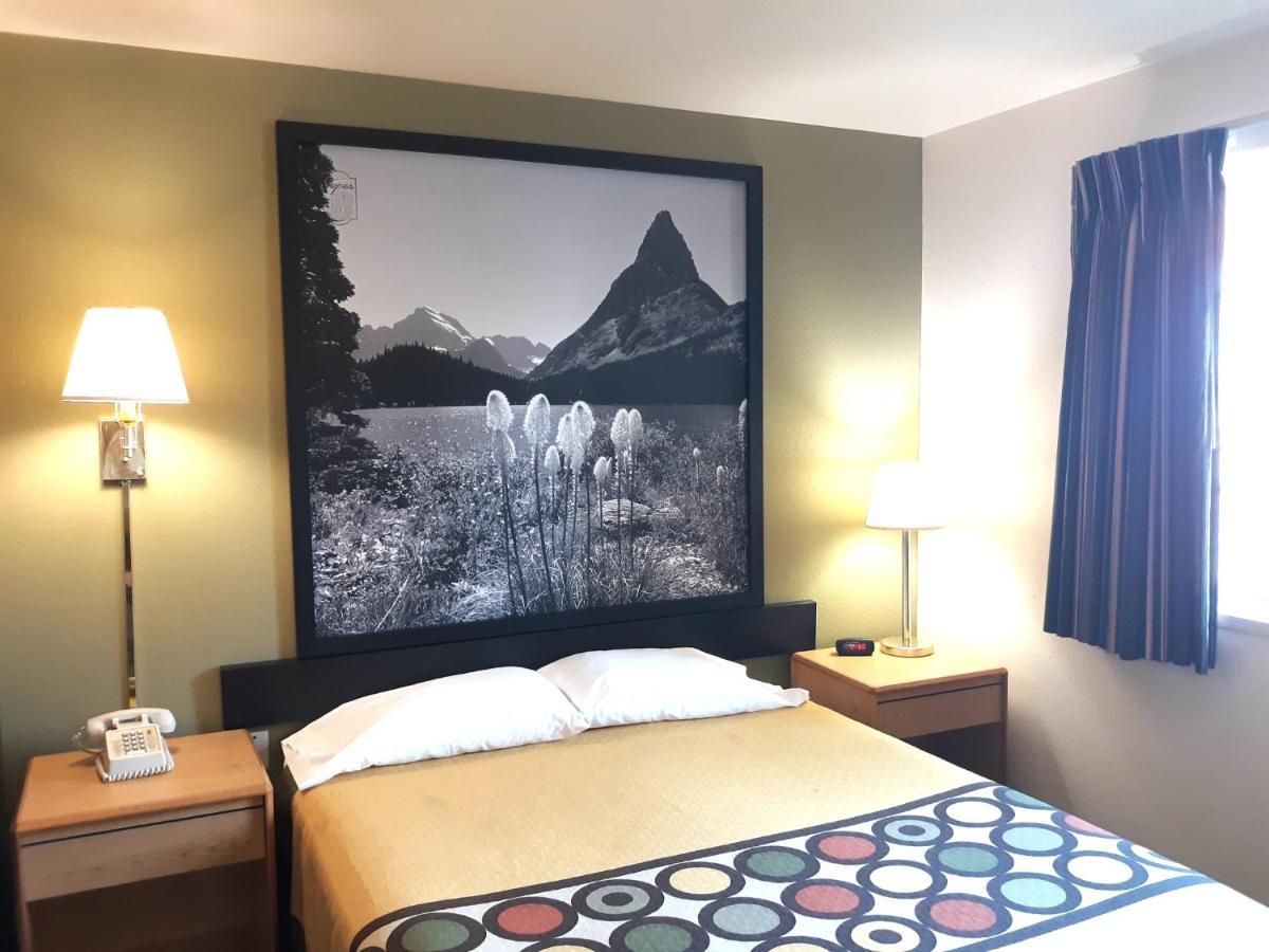 Hotel Super 8 By Wyndham Hamilton Esterno foto
