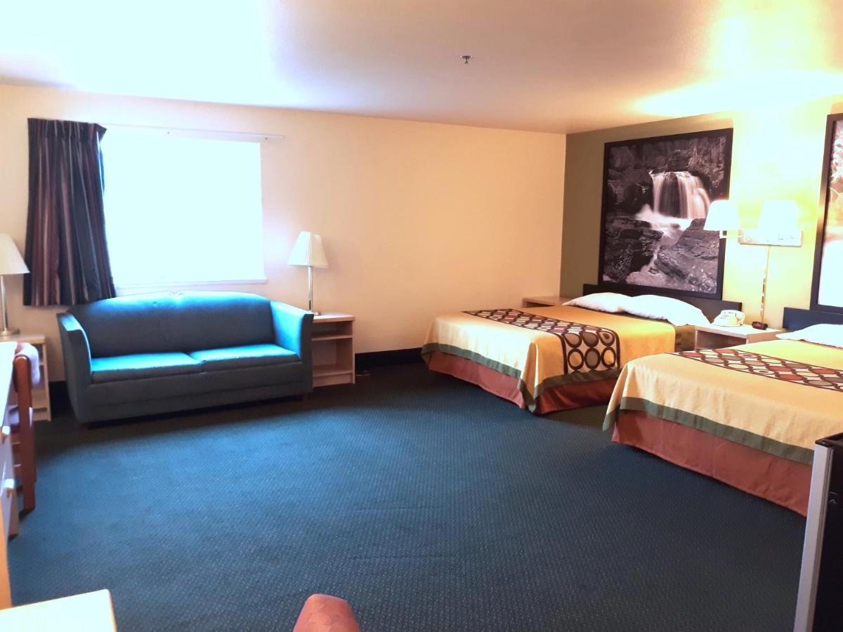 Hotel Super 8 By Wyndham Hamilton Esterno foto