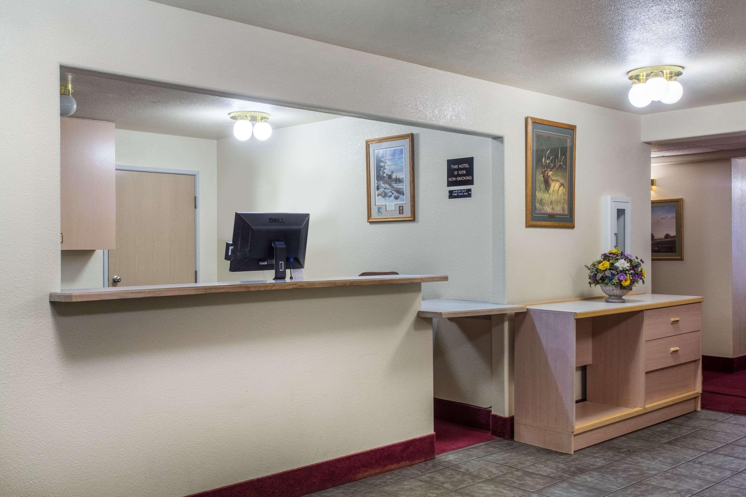 Hotel Super 8 By Wyndham Hamilton Esterno foto