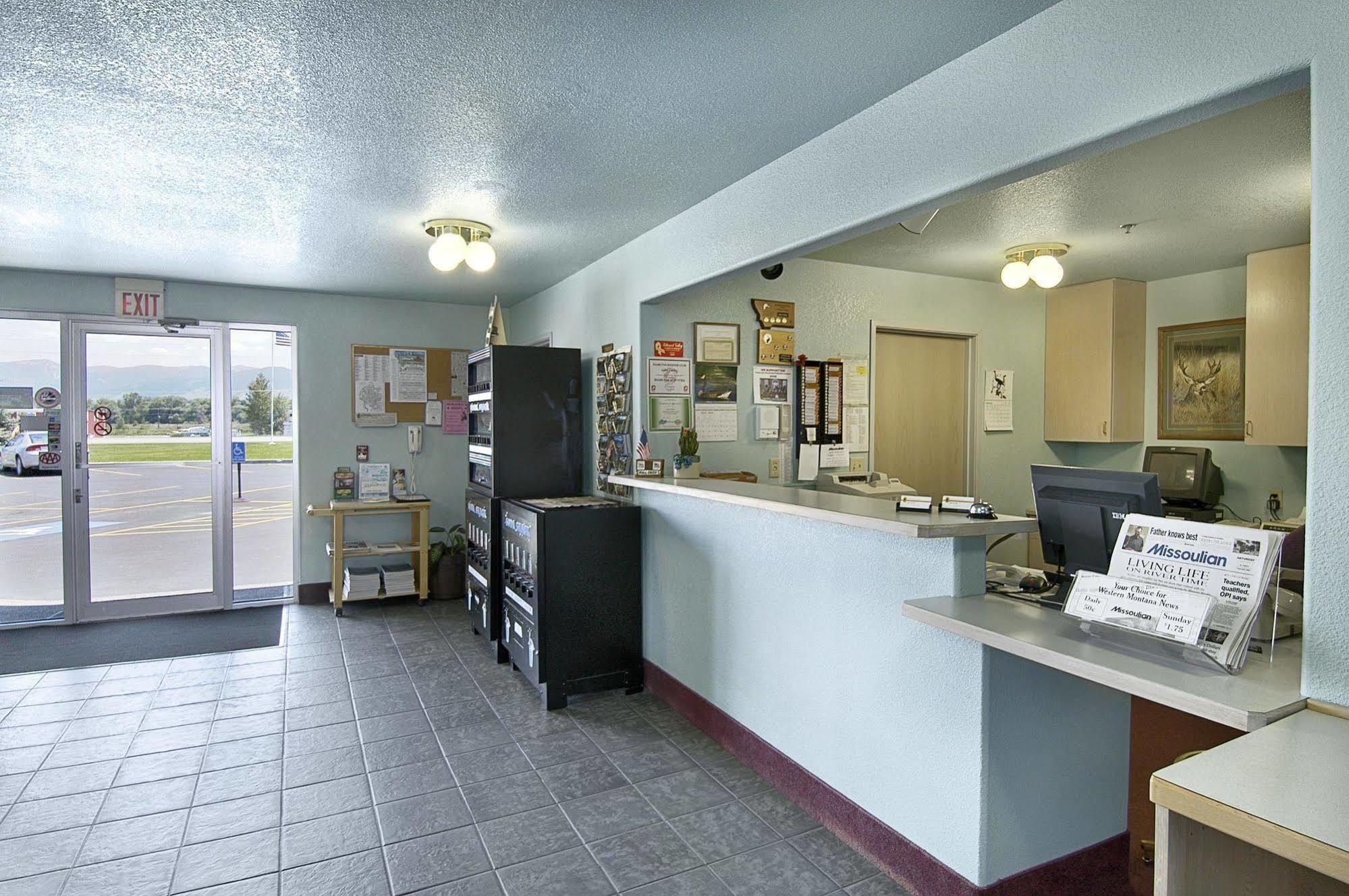 Hotel Super 8 By Wyndham Hamilton Esterno foto