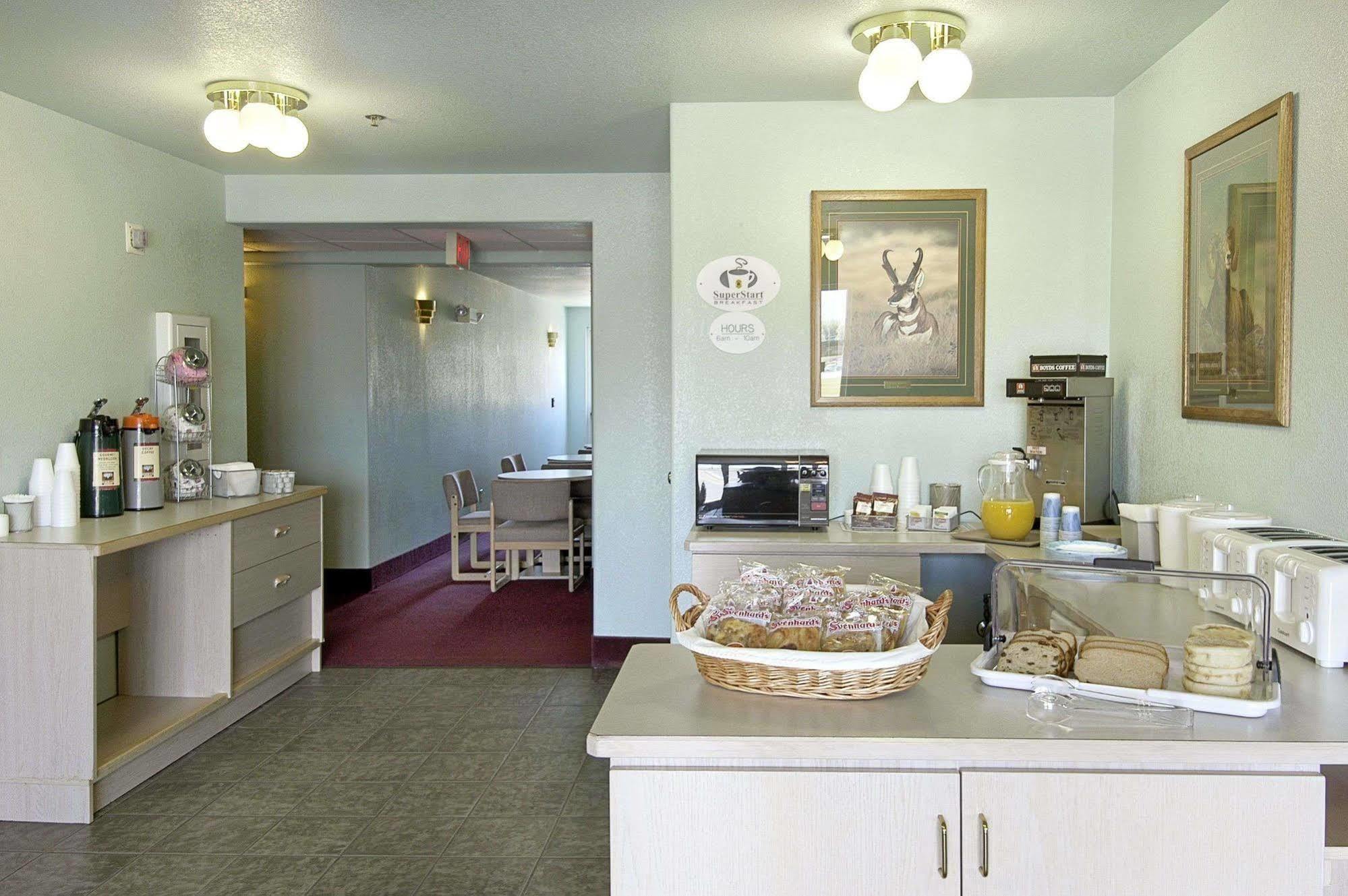 Hotel Super 8 By Wyndham Hamilton Esterno foto